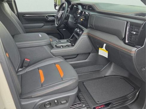 New 2026 GMC Sierra 2500 AT4 w/ Technology Package AWD/4WD image 19
