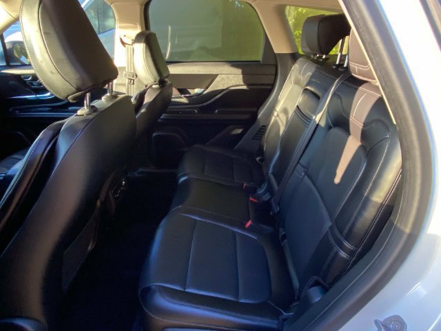 Used 2023 Lincoln Corsair Reserve w/ Equipment Group 201A FWD image 9