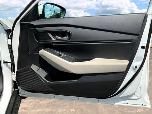 Used 2023 Honda Accord EX image 29