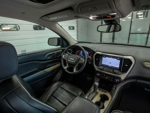 Used 2017 GMC Acadia Denali w/ Technology Package AWD/4WD image 16