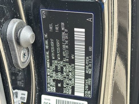 Used 2025 Toyota Sienna LE FWD image 33