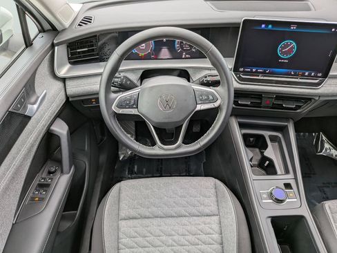Used 2025 Volkswagen Tiguan S FWD image 11