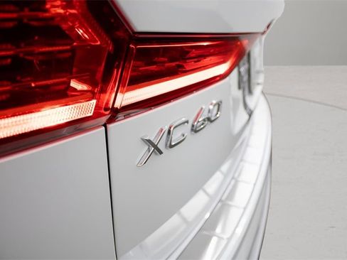 New 2025 Volvo XC60 T8 Plus w/ Protection Package Premier image 9