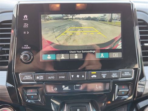 Used 2022 Honda Odyssey Elite image 17
