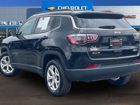 Used 2024 Jeep Compass Latitude AWD/4WD image 4