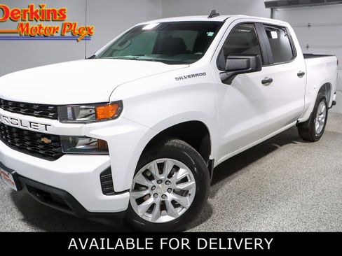 Used 2021 Chevrolet Silverado 1500 Custom image 1