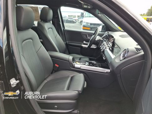 Used 2024 Mercedes-Benz GLB 250 image 24