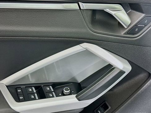 Used 2023 Audi Q3 2.0T Premium image 18