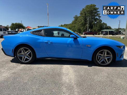 Used 2026 Ford Mustang Coupe RWD image 2