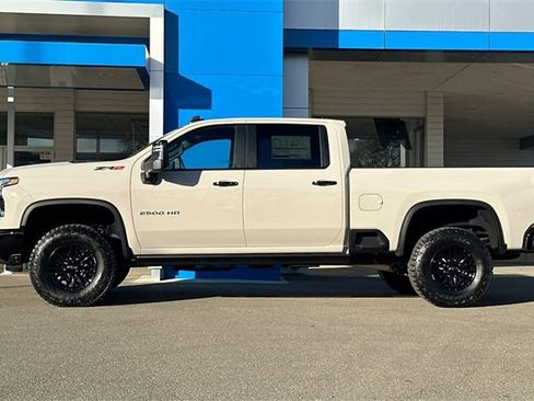 New 2026 Chevrolet Silverado 2500 ZR2 image 9