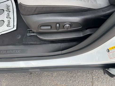 Certified 2019 Chevrolet Equinox LS w/ LS Convenience Package FWD image 14