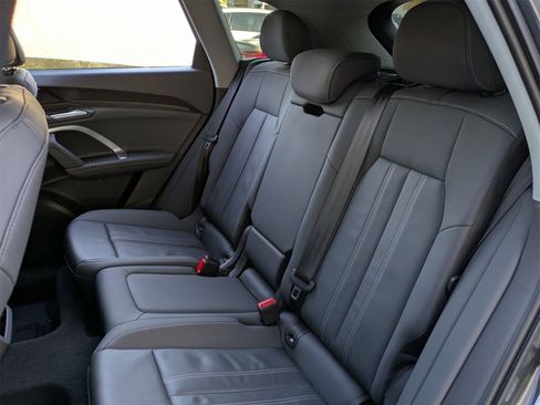 Used 2025 Audi Q5 2.0T Premium w/ Convenience Package image 30