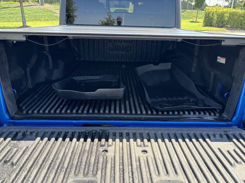 Used 2021 Jeep Gladiator Sport AWD/4WD image 34