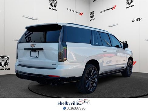 Used 2025 Cadillac Escalade ESV V image 6