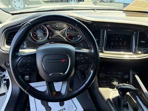 Used 2023 Dodge Challenger SXT RWD image 16