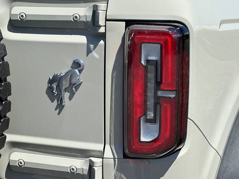 New 2026 Ford Bronco Outer Banks w/ Sasquatch Package image 26