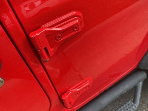 Used 2023 Jeep Wrangler Sport S image 7