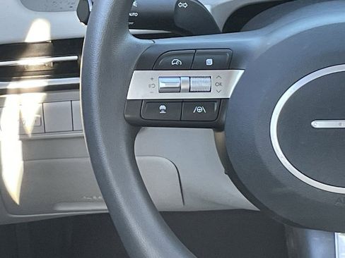 Used 2025 Hyundai Tucson SE image 19