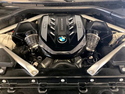 Used 2022 BMW X5 M50i w/ Executive Package image 30