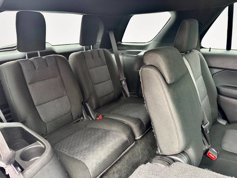 Used 2014 Ford Explorer XLT image 13