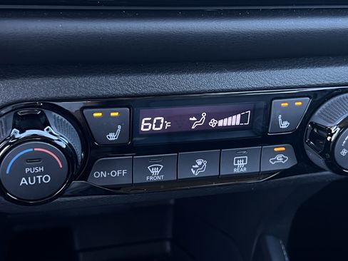 Used 2023 Nissan Kicks SR w/ SR Premium Package image 26