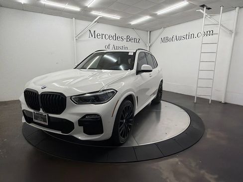 Used 2021 BMW X5 M50i w/ Executive Package AWD/4WD image 3