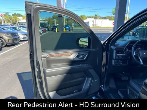 Used 2022 Chevrolet Tahoe Z71 w/ Luxury Package AWD/4WD image 28