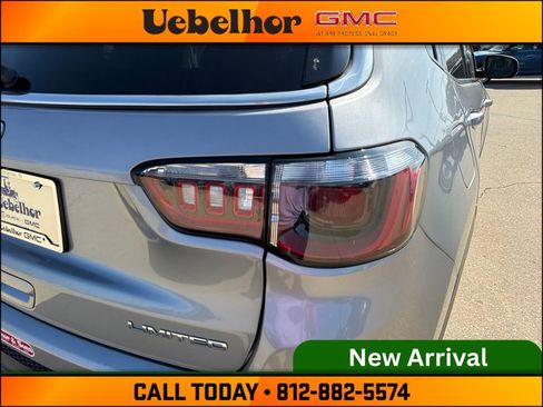 Used 2021 Jeep Compass Limited w/ Sun and Sound Group AWD/4WD image 8