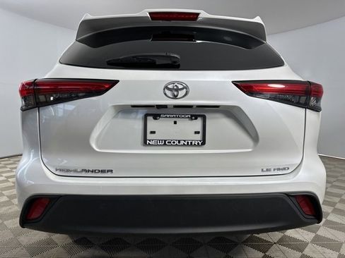 Certified 2023 Toyota Highlander LE image 6