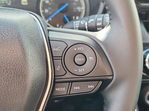 Certified 2023 Toyota Venza LE image 20