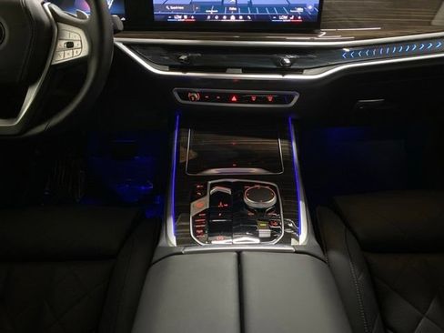 Used 2025 BMW X7 xDrive40i w/ Premium Package AWD/4WD image 14