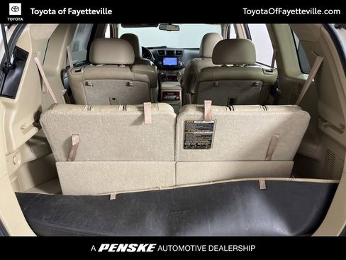 Used 2012 Toyota Highlander Limited w/ Tow Pkg image 26