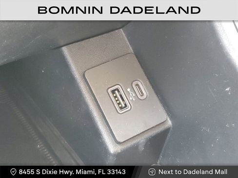 Used 2021 Ford Edge SEL w/ Convenience Package image 26