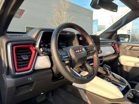 Used 2024 GMC Canyon AT4X image 17