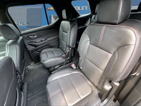 Used 2022 Chevrolet Traverse RS FWD image 22