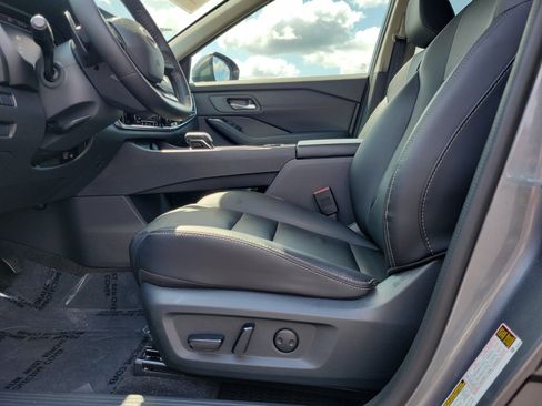 Certified 2025 Nissan Rogue SL AWD/4WD image 16