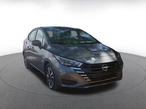 Used 2025 Nissan Versa SV FWD image 2
