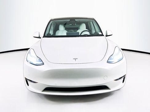 Used 2021 Tesla Model Y Long Range image 2