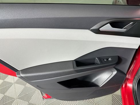 Used 2022 Volkswagen Taos SE image 25