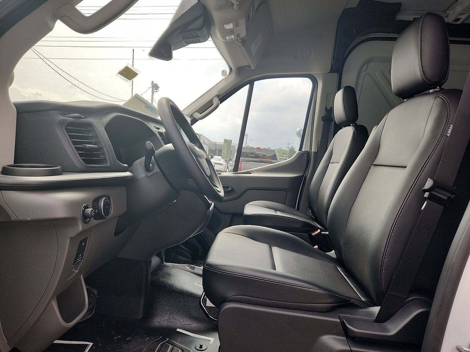 New 2026 Ford Transit 250 148 Medium Roof RWD image 7
