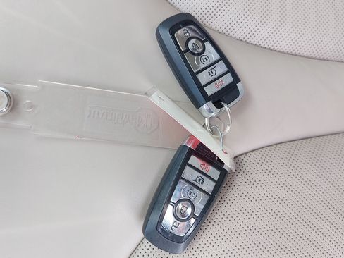 Used 2021 Lincoln Nautilus FWD w/ Equipment Group 101A image 35