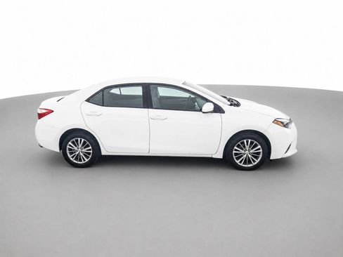 Used 2015 Toyota Corolla LE FWD image 4
