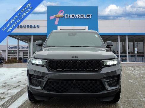 Used 2023 Jeep Grand Cherokee Altitude image 2