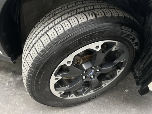 Used 2023 Subaru Crosstrek 2.0i image 10