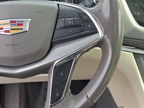 Used 2021 Cadillac XT5 Premium Luxury image 23