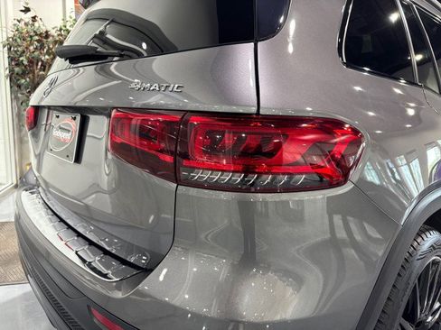 Used 2021 Mercedes-Benz GLB 250 4MATIC image 34