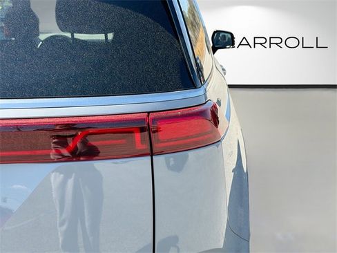 Used 2024 Kia Carnival SX Prestige image 10