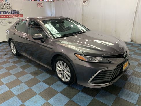 Used 2024 Toyota Camry LE image 7