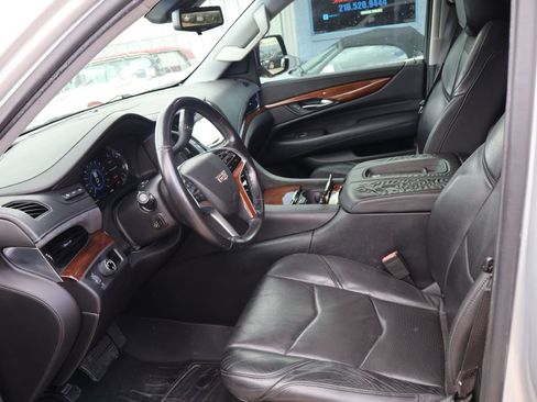 Used 2017 Cadillac Escalade Luxury RWD image 33