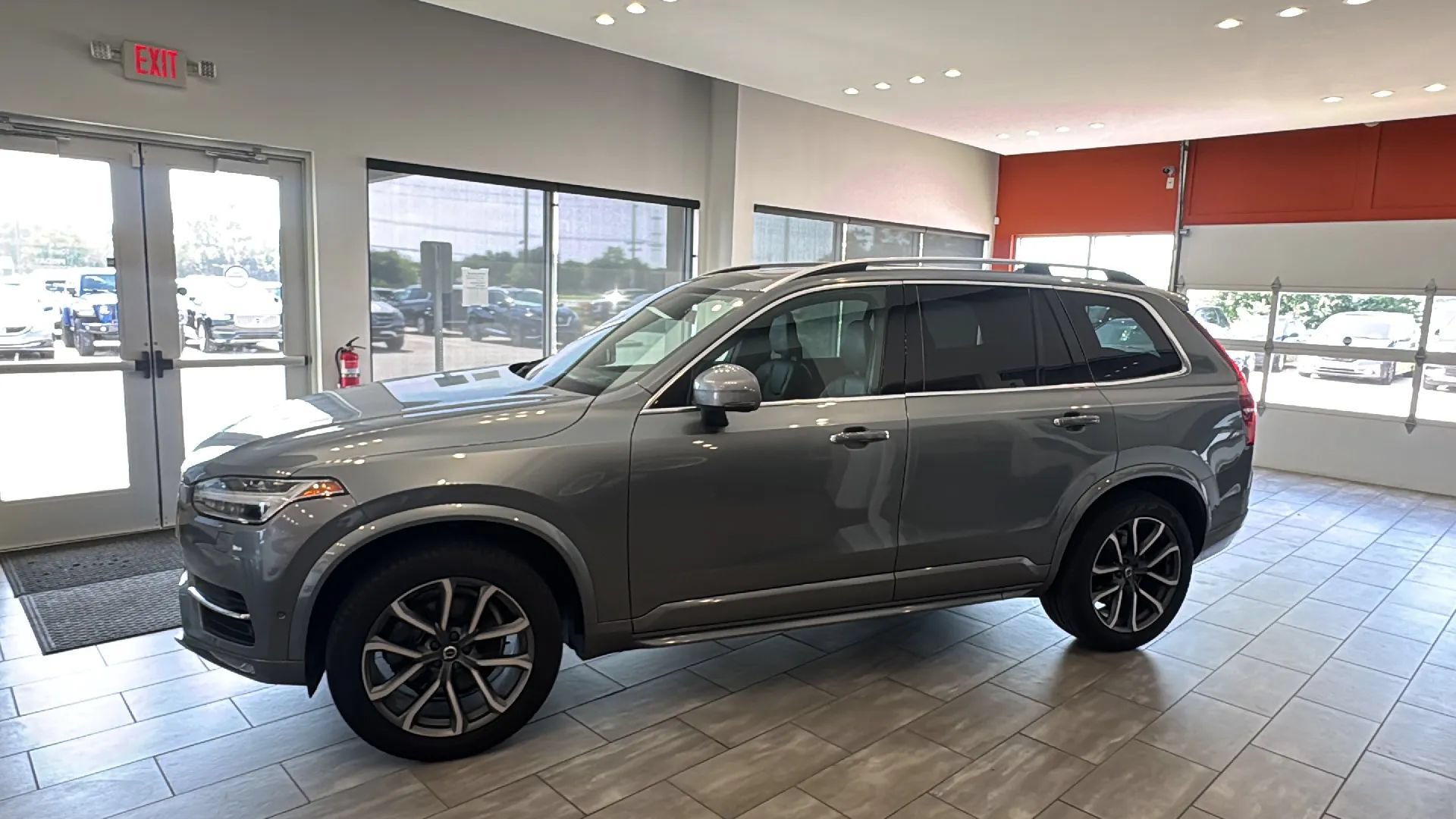 Used 2017 Volvo XC90 T6 Momentum w/ Vision Package AWD/4WD image 14